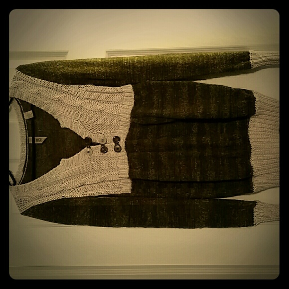 Sweater - Picture 1 of 1