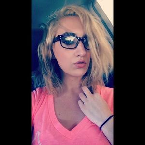 Meet your Posher, Christy