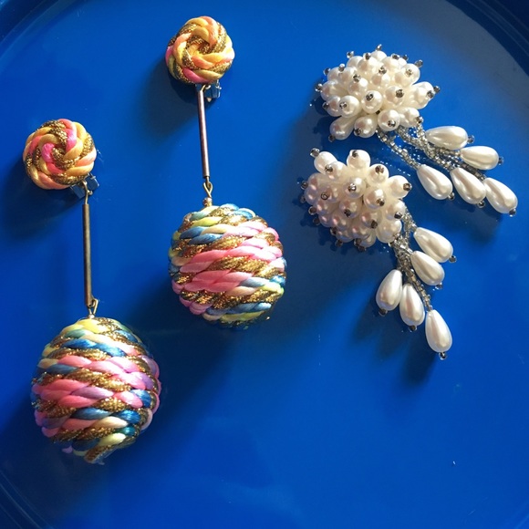 2 pairs clip earrings