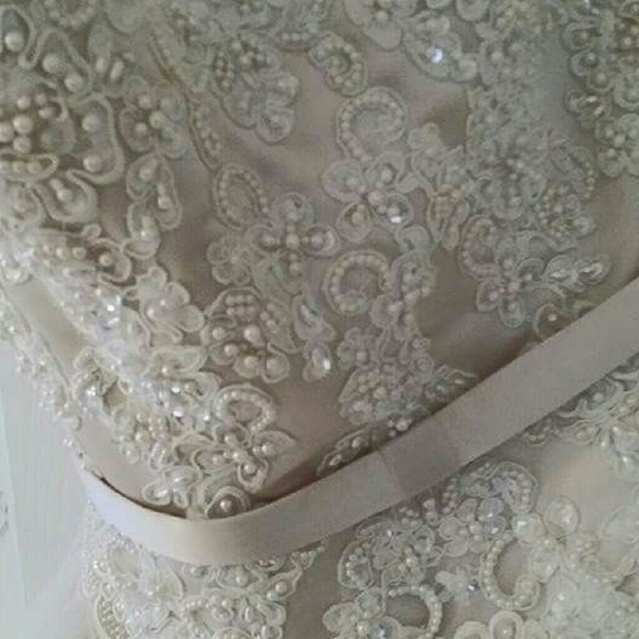 Wedding Gown Oleg Cassini - Picture 2 of 3