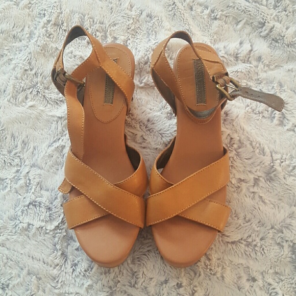 Banana Republic Shoes - Tan Wedges
