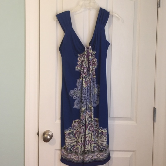 Summery dress in a bright, fun pattern!