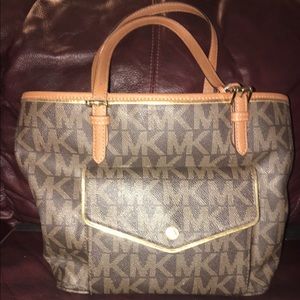 Michael Kors Brown LeatherJet Set Snap Pocket tote