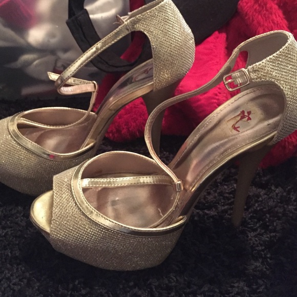 gold sparkle heels