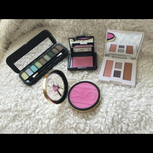 ๐๐ MAKEUP BUNDLE ๐๐ - Picture 2 of 3