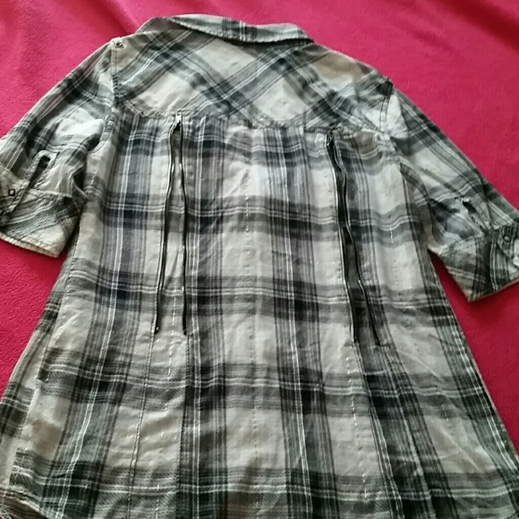 Shirt - Picture 2 of 4