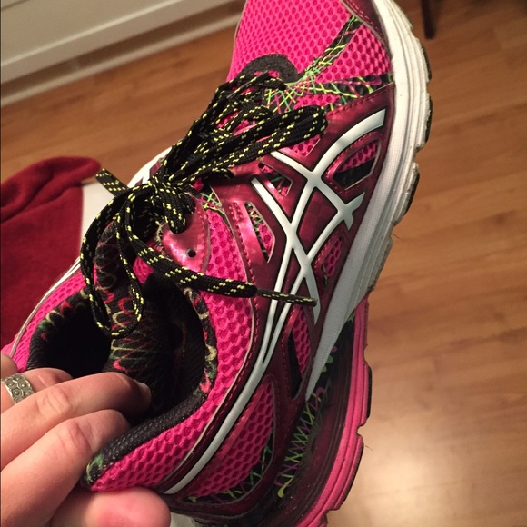 asics tennis shoes