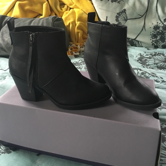black booties