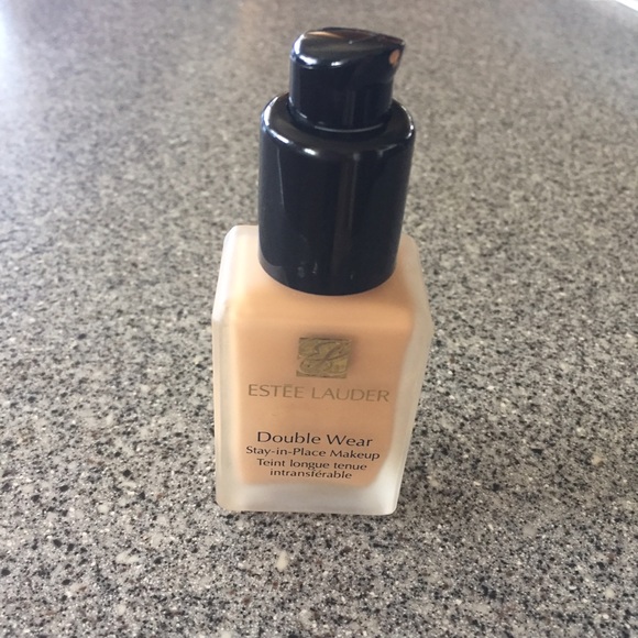 Estée Lauder double wear foundation