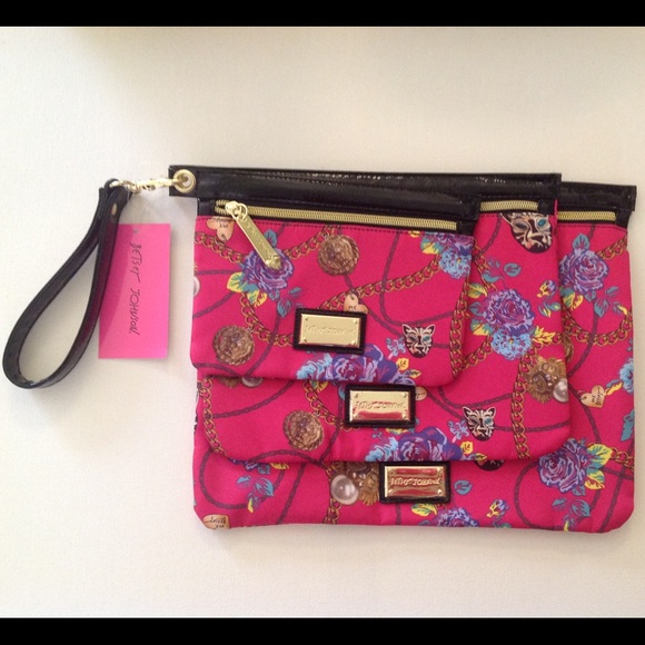 Betsey Johnson Handbags - BETSEY JOHNSON 3-PC BEAUTY BAG SET