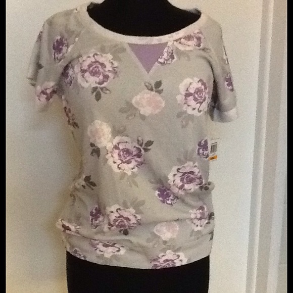 Flowered Top - Picture 2 of 3