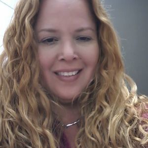 Meet your Posher, Yolanda