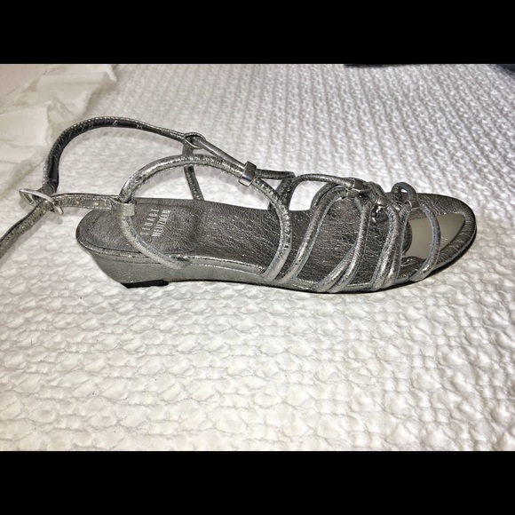 Stuart Weitzman metallic wedge Grecian like sandal - Picture 2 of 3