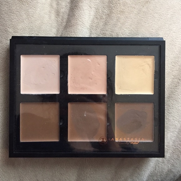 Anastasia Beverly Hills cream contour kit