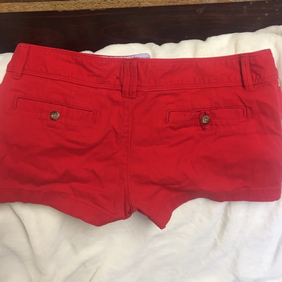 Red shorts - Picture 2 of 2