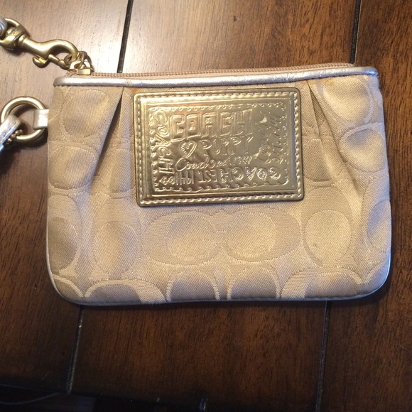 Small Coach wristlet