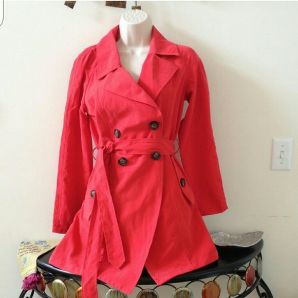 BB DAKOTA CORAL RED TRENCH COAT (NWOT)