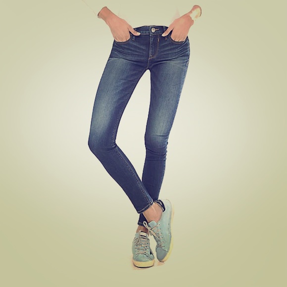 #3 Express Jeans Mia Legging Mid-Rise