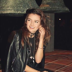 Meet your Posher, Danielle