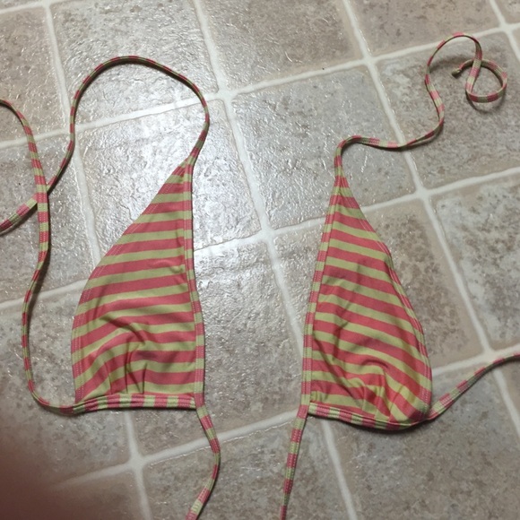 Triangle striped bikini top