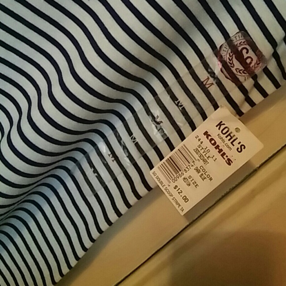 Top - Picture 2 of 2