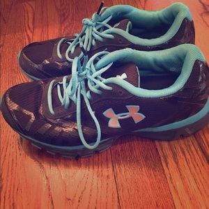 Woman's Under Armour Sneakers 7 1/2