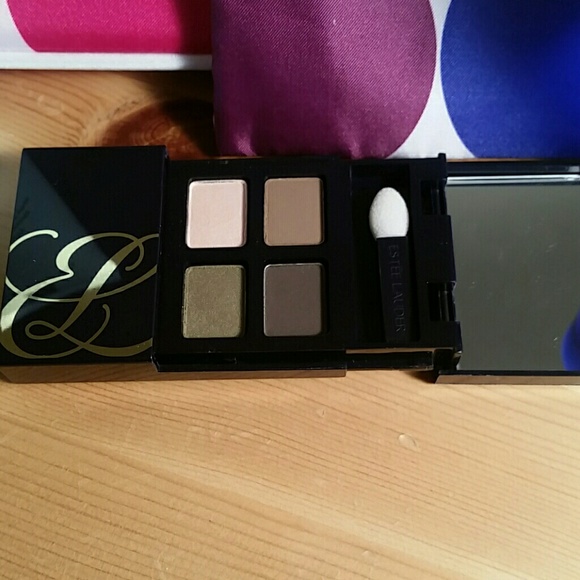 2 Makeup Bags Eye Shadow 2 Bottles Makeup Remover! - Picture 2 of 3