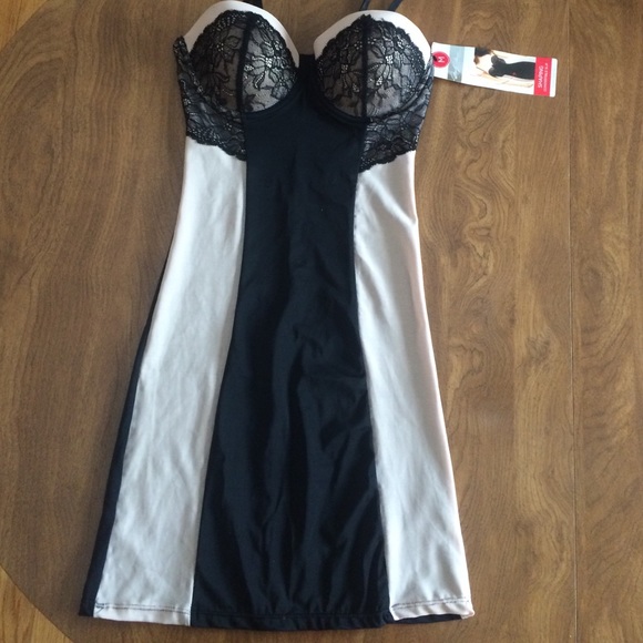 Marilyn Monroe Other - NEW Marilyn Monroe Shapewear Slip Medium