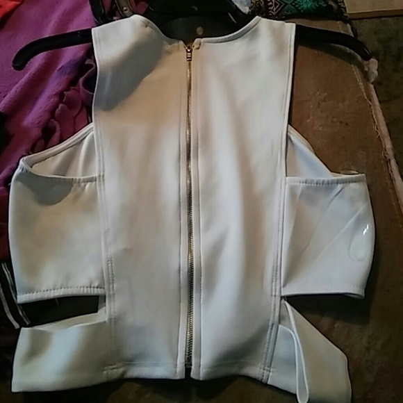 Top - Picture 2 of 3