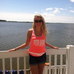 Meet your Posher, Makayla