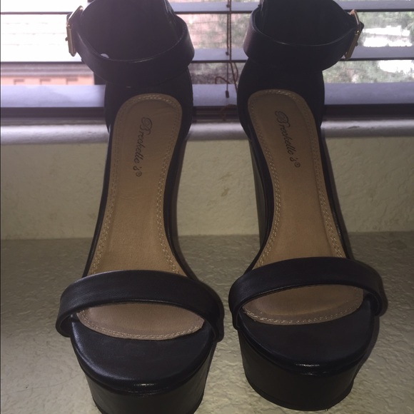 Wedge heel