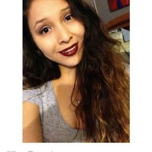 Meet your Posher, Lina