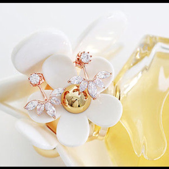 Ear Cuff  Leaf Stud piercing earring - Picture 3 of 4