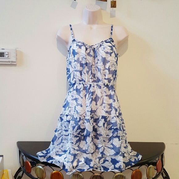 AMERICAN EAGLE RUFFLY FLORAL DRESS (XS)