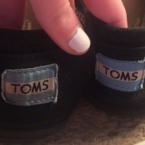 Black toms