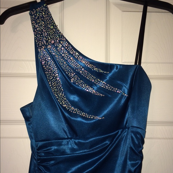 blue over the shoulder prom dress - Picture 3 of 3