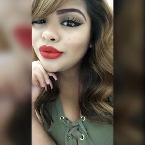 Meet your Posher, Yolanda