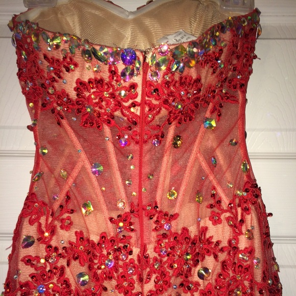 Red sparkly prom dress - Picture 3 of 4