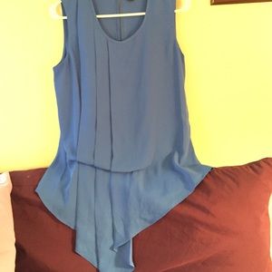 Blue long in front key hole back tank top