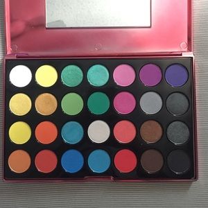 Crown brush Fuego palette