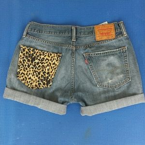 High waisted Levis shorts