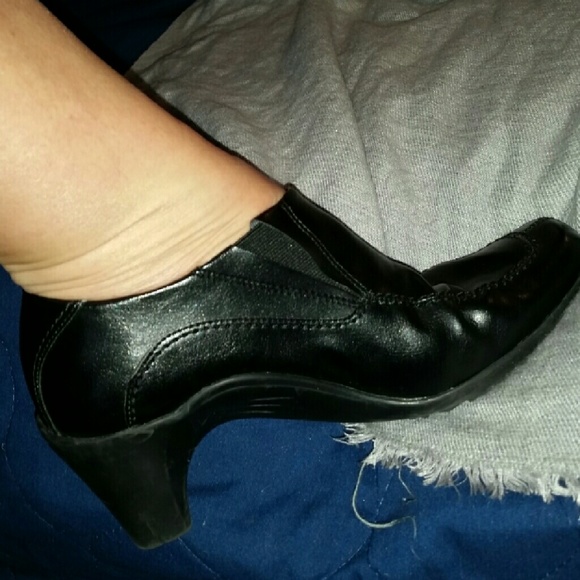 Comfy Black Aerolsole Leather Booties
