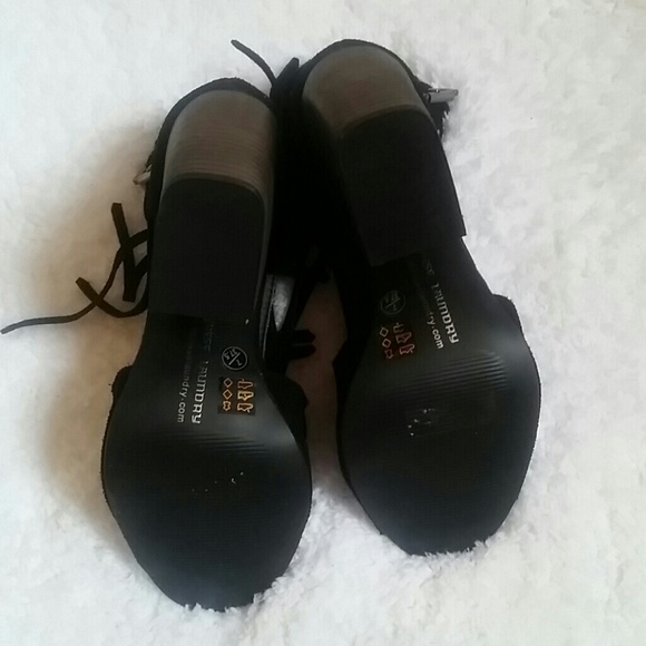 FINAL SALE Chinese Laundry Fringe Peep Toe Sandals - Picture 4 of 4