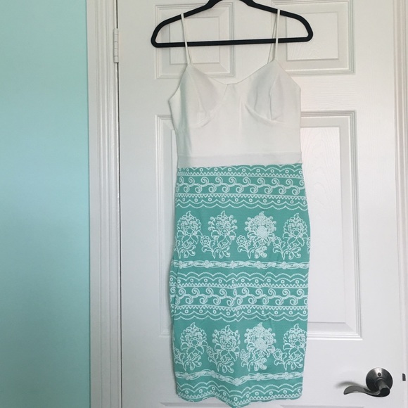 Dresses & Skirts - FLORAL DRESS