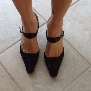 ENZO ANGIOLINI PUMPS