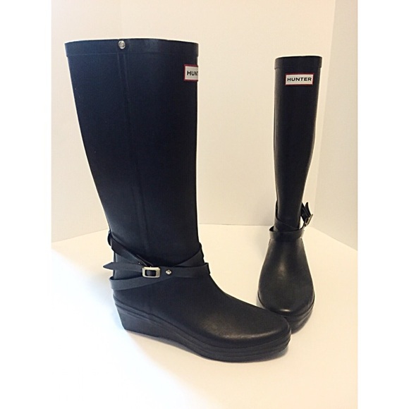 🚫SOLD🚫Hunter Matte Black Wedge Rain Boots - Picture 3 of 4