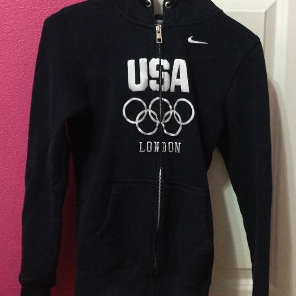 Navy blue Nike sweatshirt