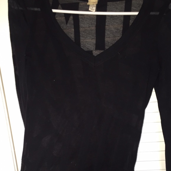 Buckle shear black top