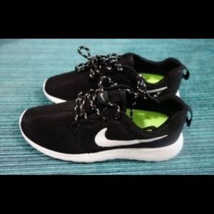 Women's Nike Roshe Run