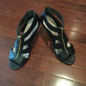 Vince Camuto black gladiator heels size 7